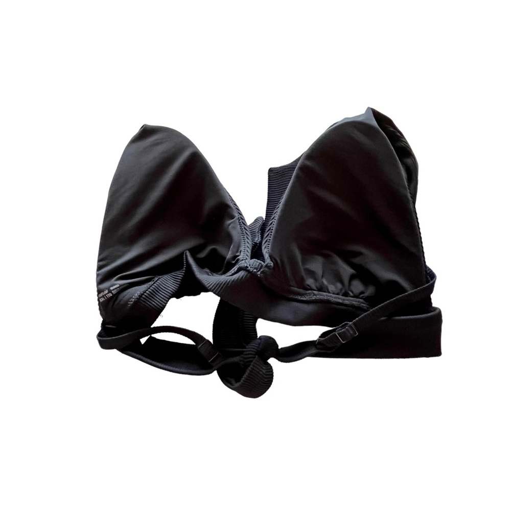 Elegant Black Bikini Set - Picture 7 of 11